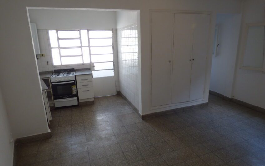 Departamento Un Dormitorio (escalera) – Mendoza 2100
